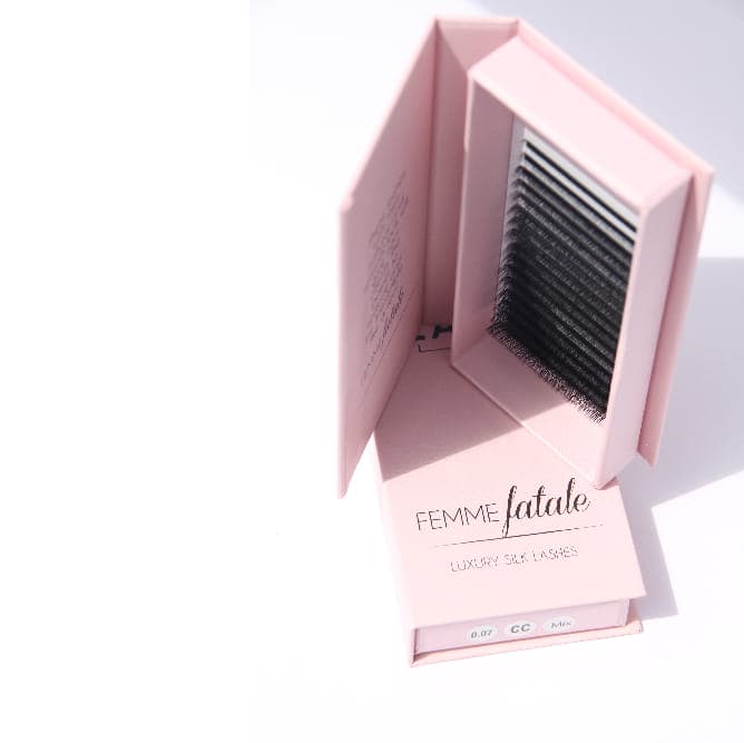 Femme Fatale – Luxury Silk Lashes D-Curl